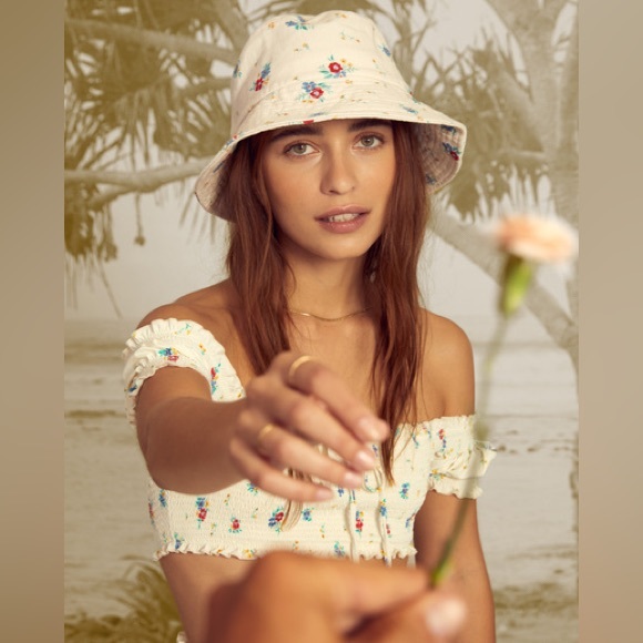 Billabong x Wrangler Floral Summery Bucket Hat ⛱️🌺🍹 - Picture 2 of 10